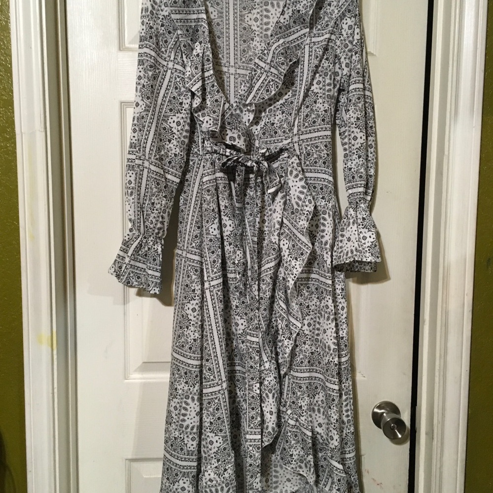 Dress - Picture 2 of 2